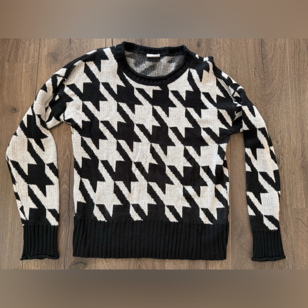 LuLaRoe Harper Houndstooth Knit Sweater Size Medium (8-10)